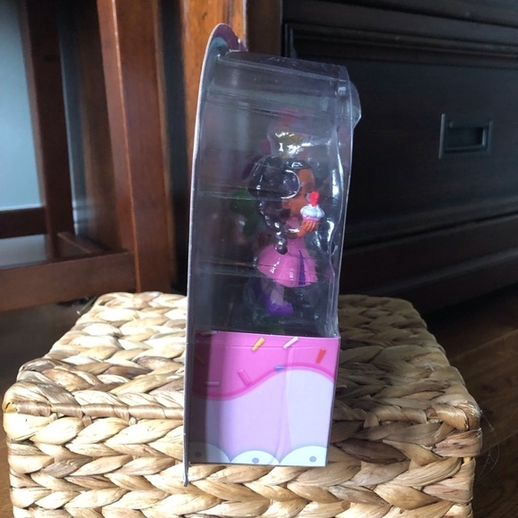 Disney Junior Alice’s Wonderland Bakery: Wonderland Friends action figure set - Picture 4 of 4